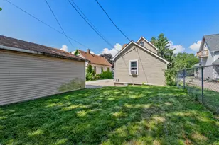 2210 S Winchester St, Milwaukee, WI 53207 - Photo 33