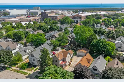 2210 S Winchester St, Milwaukee, WI 53207 - Photo 37