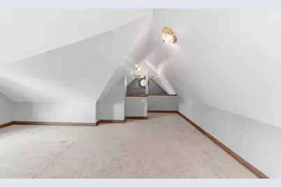 2210 S Winchester St, Milwaukee, WI 53207 - Photo 27
