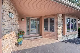 504 N Ponderosa Dr, Hartland, WI 53029 - Photo 3