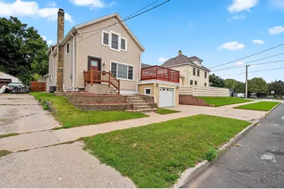 713  Huron St, Manitowoc, WI 54220 - Photo 53