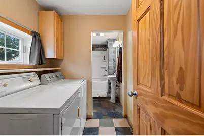 713  Huron St, Manitowoc, WI 54220 - Photo 17
