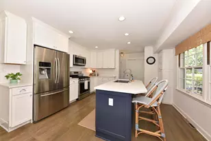 7530 N Fairchild Rd, Fox Point, WI 53217 - Photo 15