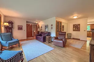 W228S5955 Arrow Ridge Rd, Waukesha, WI 53189 - Photo 5