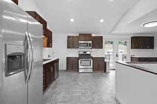 4223 Canterbury Ln, Racine, WI 53403 - Photo 7