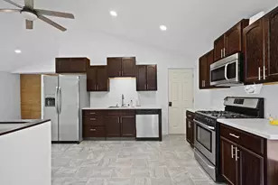 4223 Canterbury Ln, Racine, WI 53403 - Photo 9