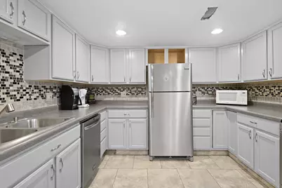 4223  Canterbury Ln, Racine, WI 53403 - Photo 35