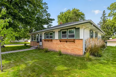 916  Jefferson St, West Bend, WI 53090 - Photo 31