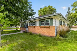 916 Jefferson St, West Bend, WI 53090 - Photo 31