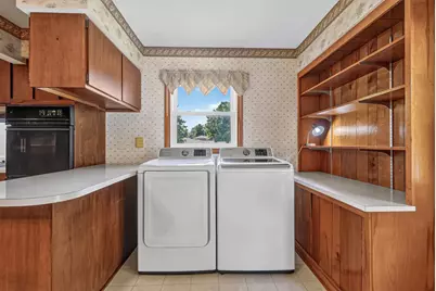 916  Jefferson St, West Bend, WI 53090 - Photo 11