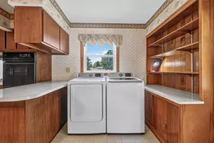 916 Jefferson St, West Bend, WI 53090 - Photo 11