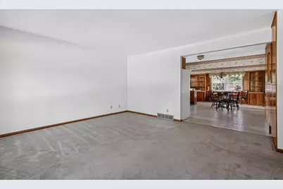 916  Jefferson St, West Bend, WI 53090 - Photo 7