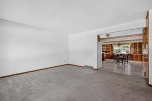 916 Jefferson St, West Bend, WI 53090 - Photo 7