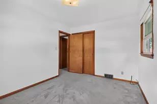 916 Jefferson St, West Bend, WI 53090 - Photo 15
