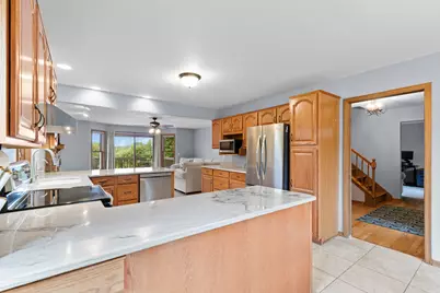 W248S6006  Deerfield Cir, Waukesha, WI 53189 - Photo 9