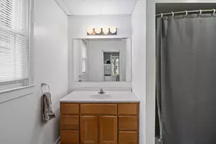 1600 E Kane Pl, Milwaukee, WI 53202 - Photo 13
