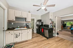 2727 S Austin St, Milwaukee, WI 53207 - Photo 13