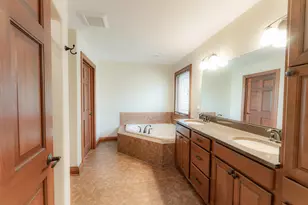 5020 Pine Tree Cir, Racine, WI 53402 - Photo 41