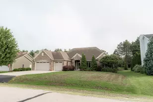 5020 Pine Tree Cir, Racine, WI 53402 - Photo 5