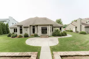 5020 Pine Tree Cir, Racine, WI 53402 - Photo 9