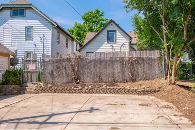 2812 N Pierce St, Milwaukee, WI 53212 - Photo 25