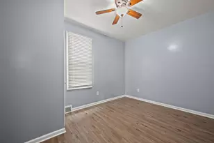 3026 W Eggert Pl., Milwaukee, WI 53209 - Photo 9