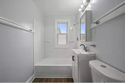 3026 W Eggert Pl, Milwaukee, WI 53209 - Photo 17