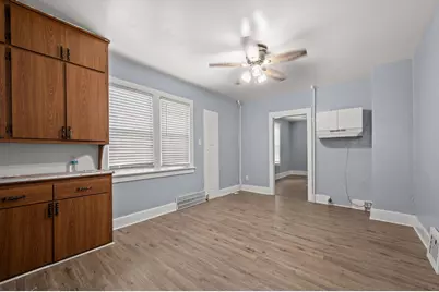 3026 W Eggert Pl, Milwaukee, WI 53209 - Photo 5