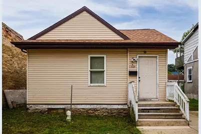 1309  Villa St, Racine, WI 53403 - Photo 1