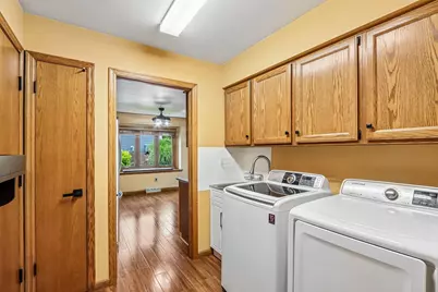 W235N6482  Outer Circle Dr, Sussex, WI 53089 - Photo 29