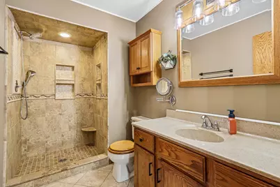 W235N6482  Outer Circle Dr, Sussex, WI 53089 - Photo 19