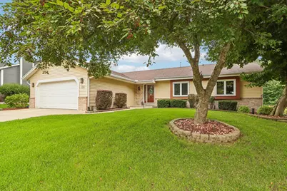 W235N6482  Outer Circle Dr, Sussex, WI 53089 - Photo 1