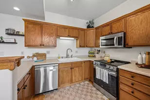 1038 River Pl Blvd, Waukesha, WI 53189 - Photo 7