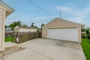 1332 S 94th St, West Allis, WI 53214 - Photo 31