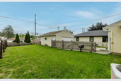 1332 S 94th St, West Allis, WI 53214 - Photo 35