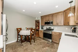 1332 S 94th St, West Allis, WI 53214 - Photo 5