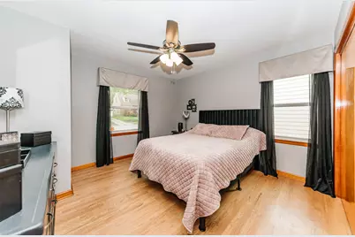 1332 S 94th St, West Allis, WI 53214 - Photo 11