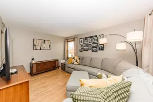 1332 S 94th St, West Allis, WI 53214 - Photo 9