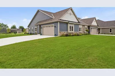 627  Lambert Ct, Slinger, WI 53086 - Photo 1