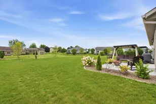 627 Lambert Ct, Slinger, WI 53086 - Photo 43