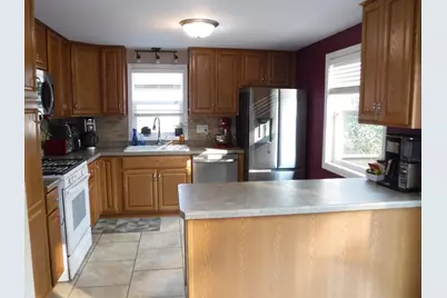 1708  Nagle Ave, Manitowoc, WI 54220 - Photo 3