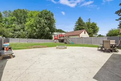 131  Kettle Moraine Dr, Slinger, WI 53086 - Photo 11