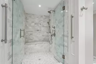 929 N Astor St, Milwaukee, WI 53202 - Photo 45