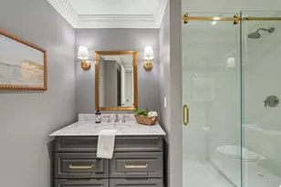 929 N Astor St, Milwaukee, WI 53202 - Photo 49