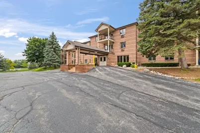 530 N Silverbrook Dr #327, West Bend, WI 53090 - Photo 3