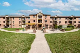 530 N Silverbrook Dr, West Bend, WI 53090 - Photo 1