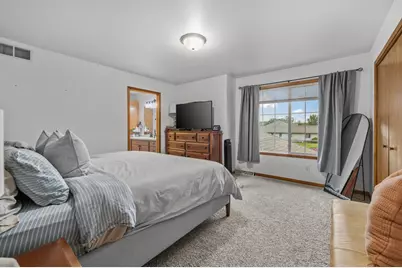 1135  Ellys Way, Slinger, WI 53086 - Photo 19