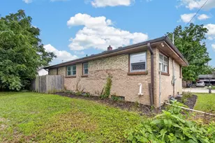925 Lockwood Ave, Racine, WI 53403 - Photo 3