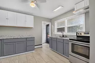 925 Lockwood Ave, Racine, WI 53403 - Photo 9
