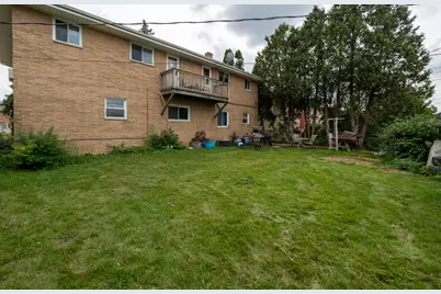 7712 W Morgan Ave, Milwaukee, WI 53220 - Photo 31